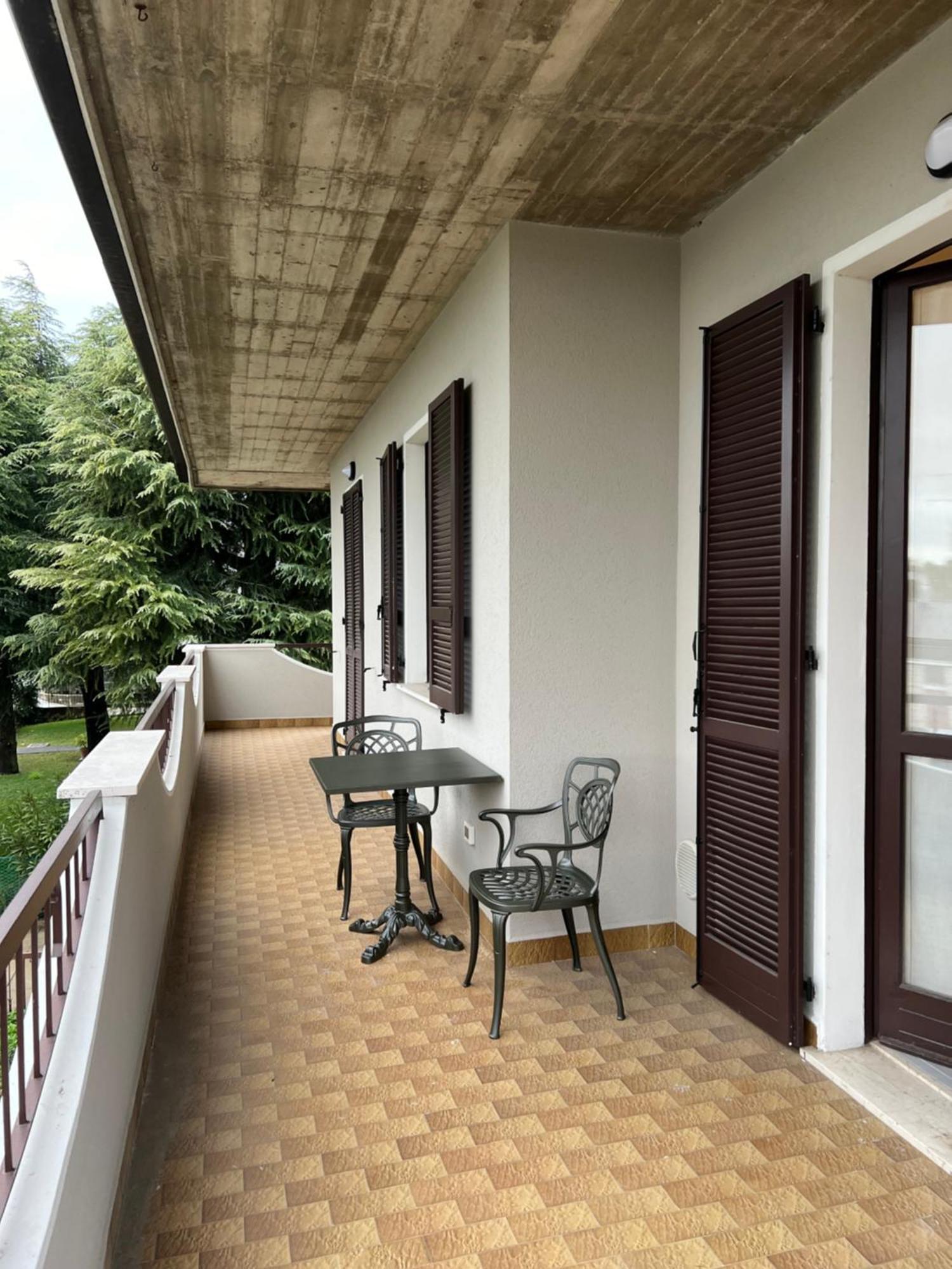 Appartement La Vela à Sirmione Extérieur photo