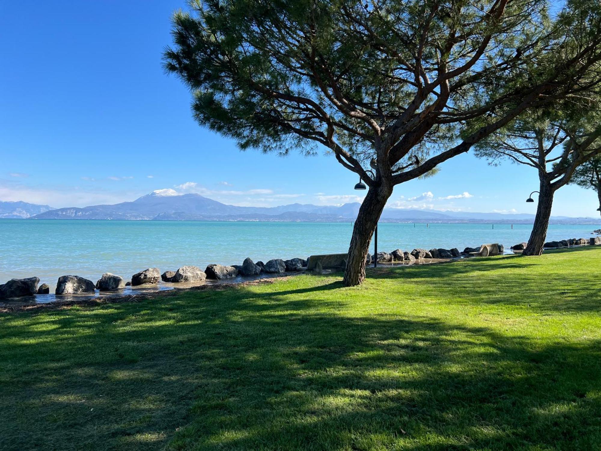 Appartement La Vela à Sirmione Extérieur photo